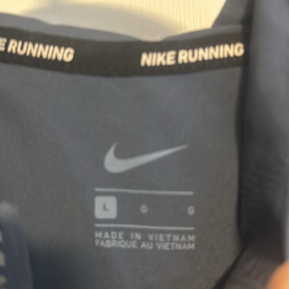 NWT: Nike men’s hooded  zip up windbreaker with reflective, print men’s size L - Picture 3 of 6